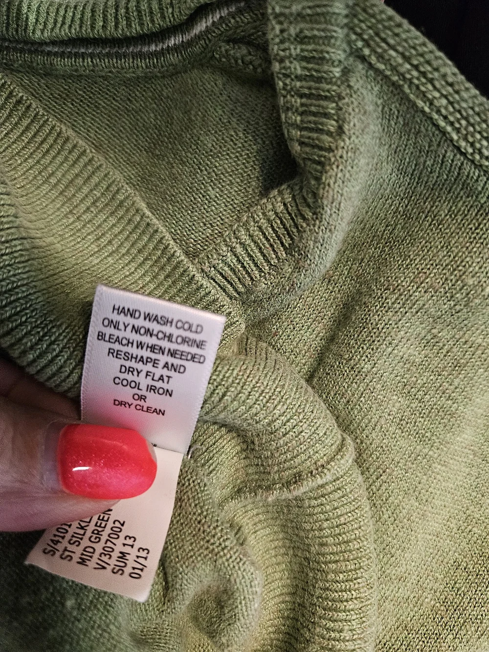 Banana Republic Men's Silk Linen Light Green V-Neck Sweater